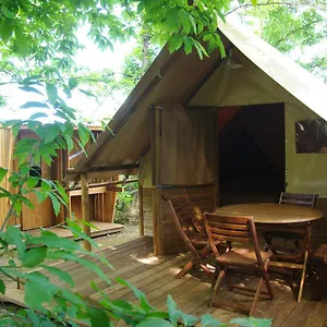  Chalet Le Cabanon Camping La Chataigneraie